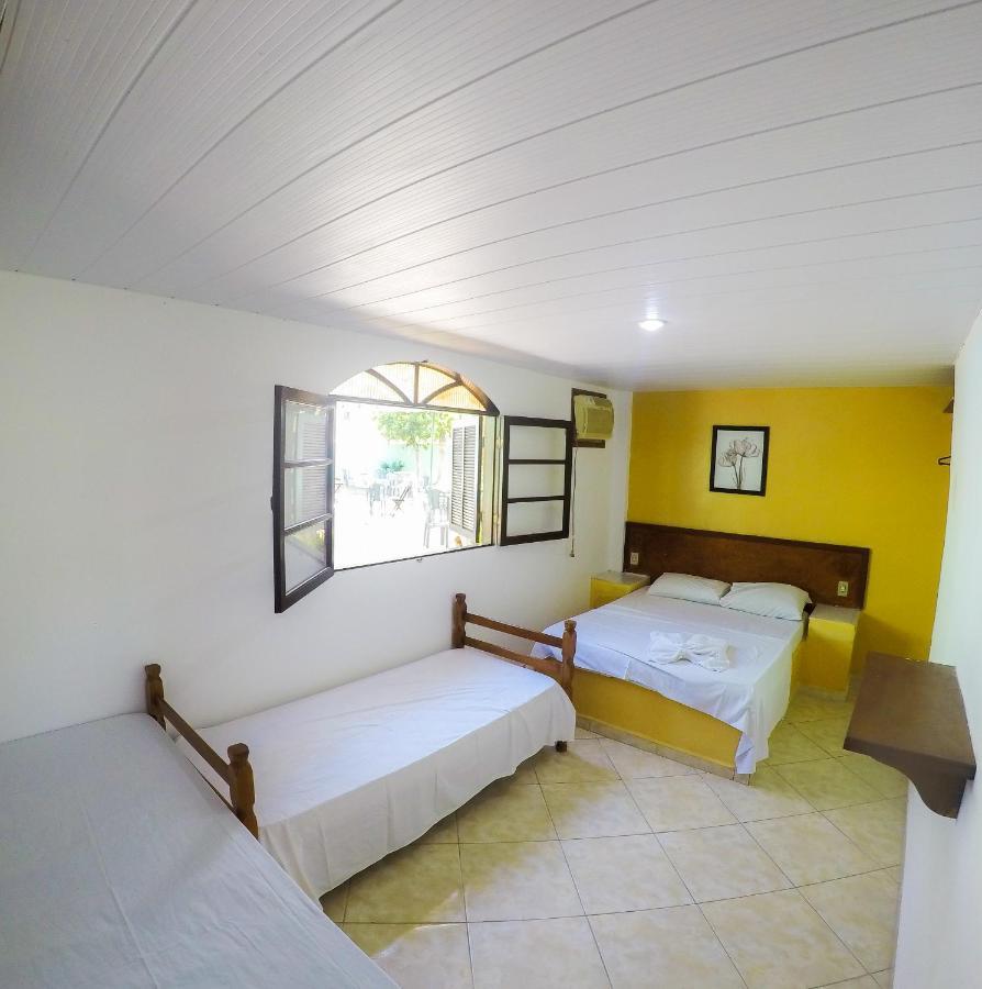 Quarto Família (5 Adultos)